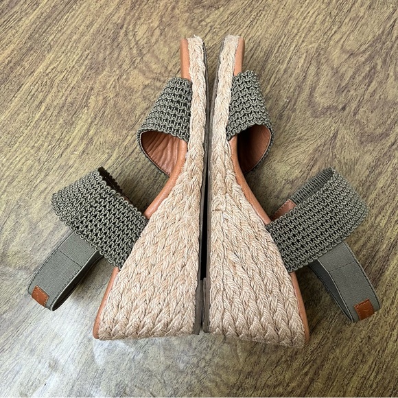 Tommy Bahama Sakura Back Strap Sage Green Wedge Sandals Size 7.5 - Picture 14 of 15